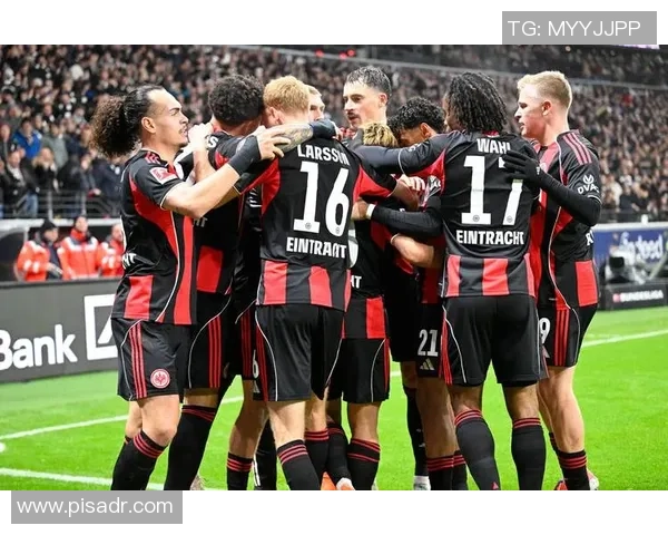 德甲焦点战美因茨迎战法兰克福双方争夺关键三分的精彩对决 德甲焦点战美因茨迎战法兰克福双方争夺关键三分的精彩对决